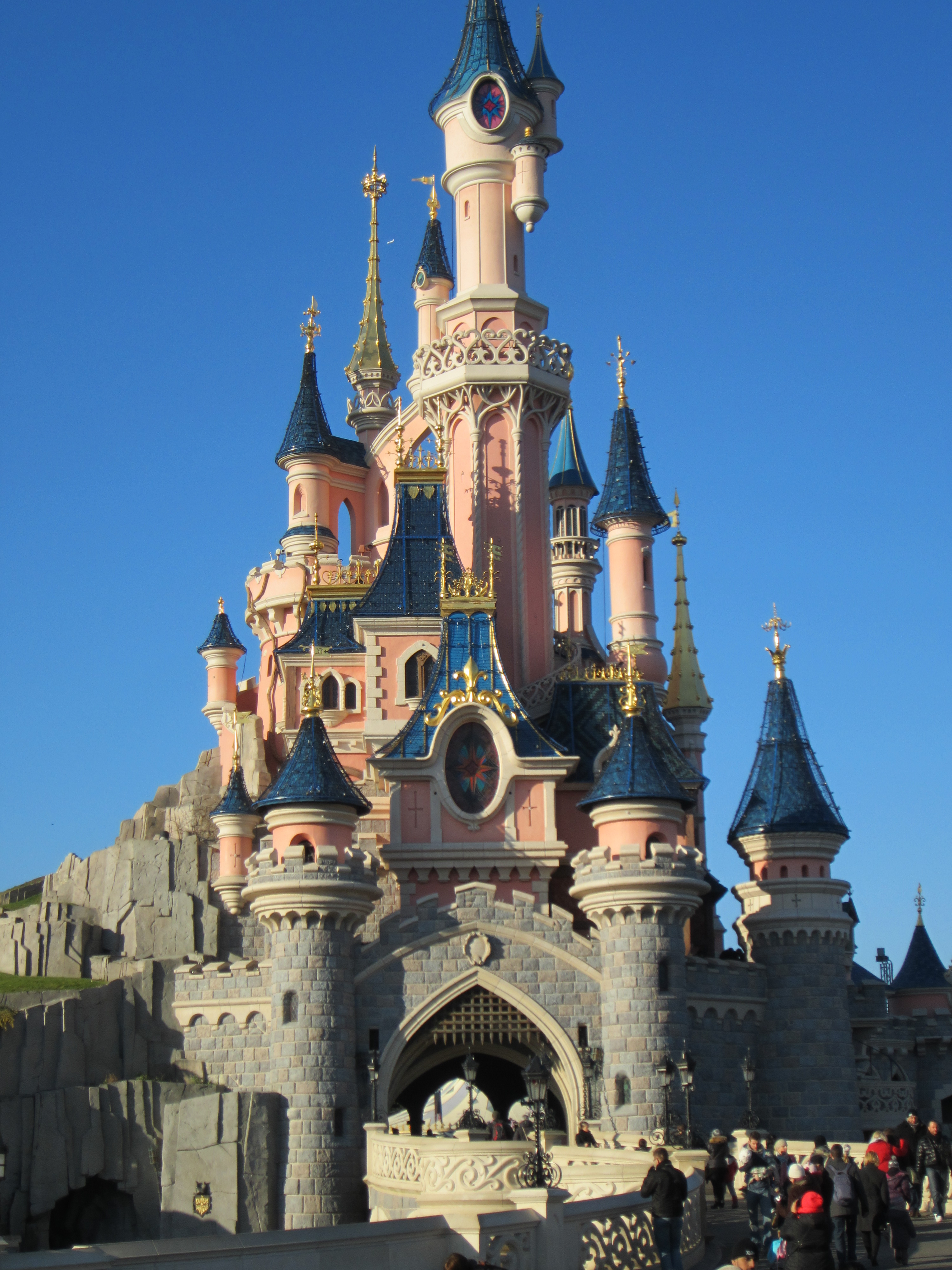 What Time Does Disneyland Paris Open And Close