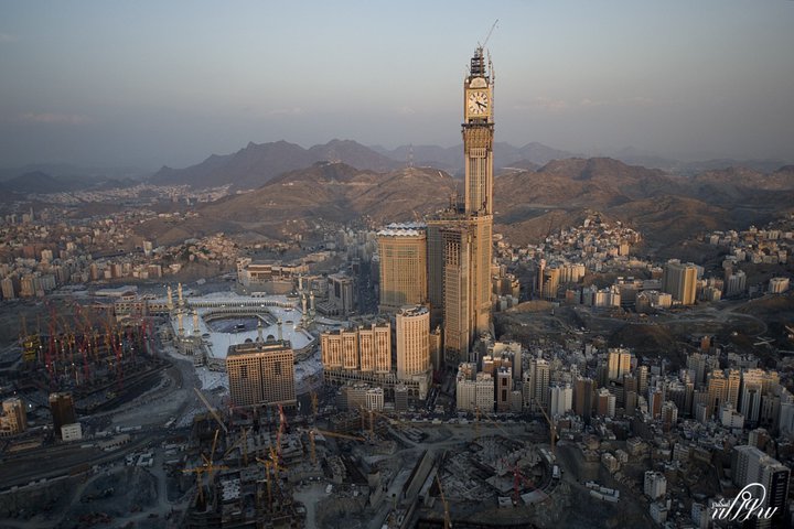 The Abraj Al Bait Tower In Makkah Saudi Arabia Found The World