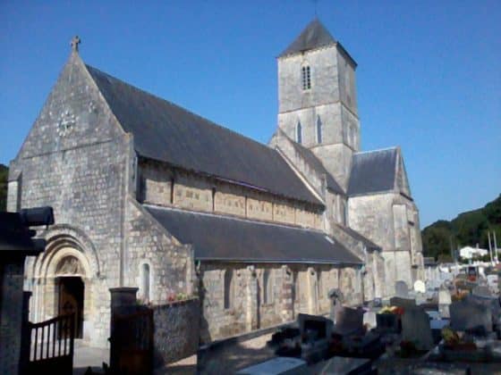 Read this before visitng Etretat, France - A stunning place