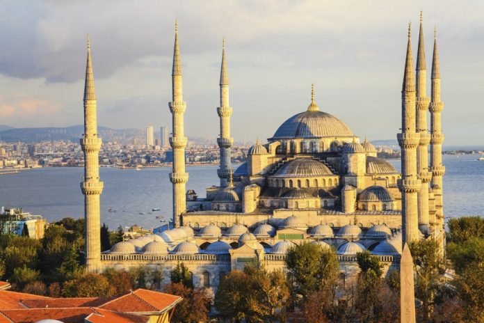 Top 7 Attractions of Istanbul City 2017 | Found The World