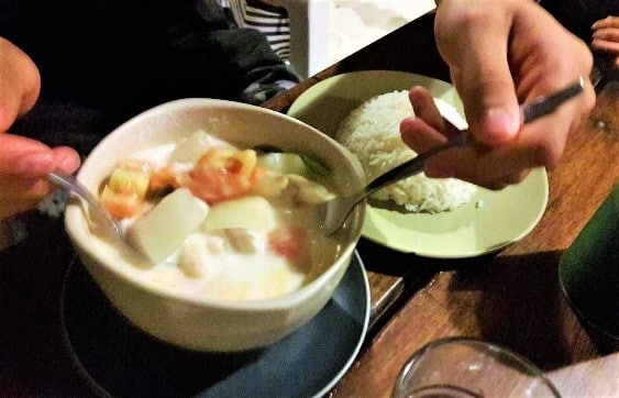 Coconut chicken soup (tom kha gai)