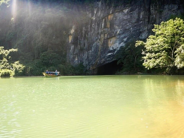 Phong nha ke bang national park cave
