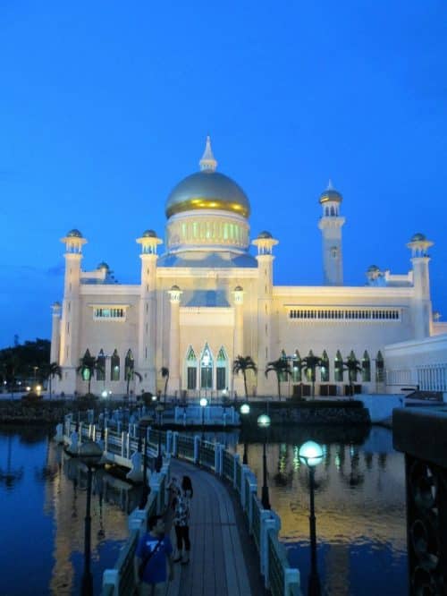 Borneo brunei masjid omar ali saifuddien