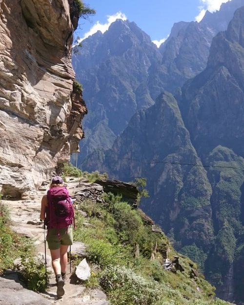 Hiking through the tiger leaping gorge